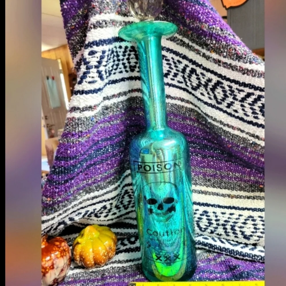 Large glass poison bottle beautiful bottle decoration
